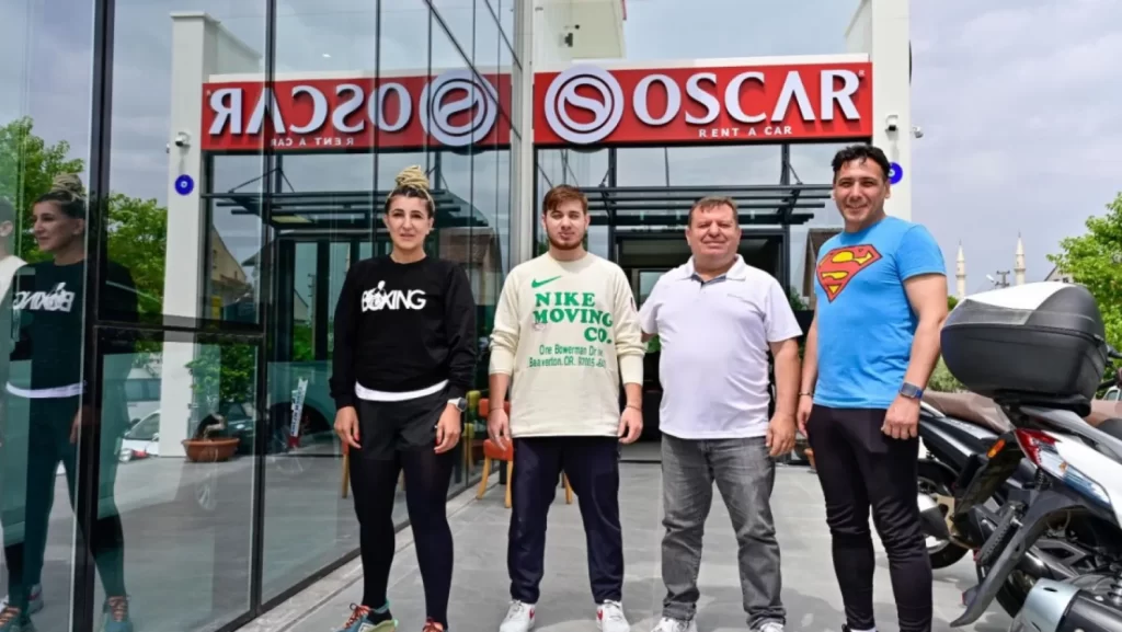 Boksör Songül Arslan Ziyaretlerde Bulundu